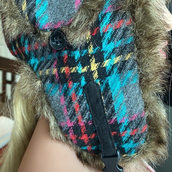 Claire’s - plaid Faux Fur Aviator Style Hat for women - Picture 7 of 14